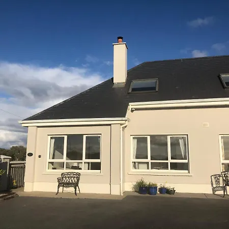 Clairhouse, The Mews. * Lahinch